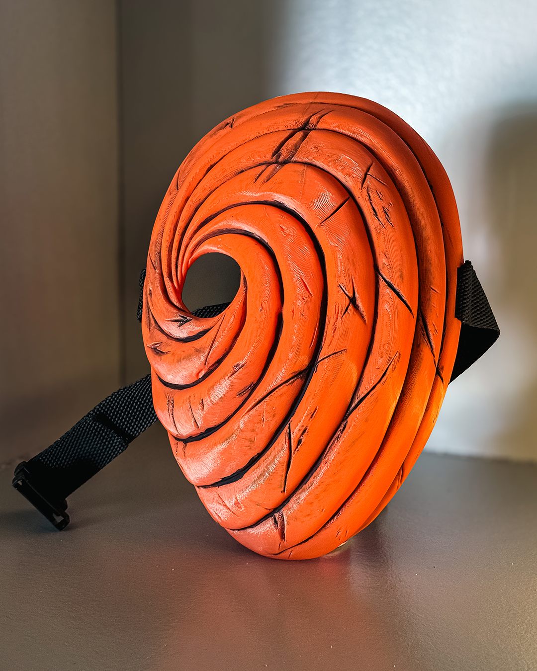 Máscara do Obito impressa em 3D e pintada à mão