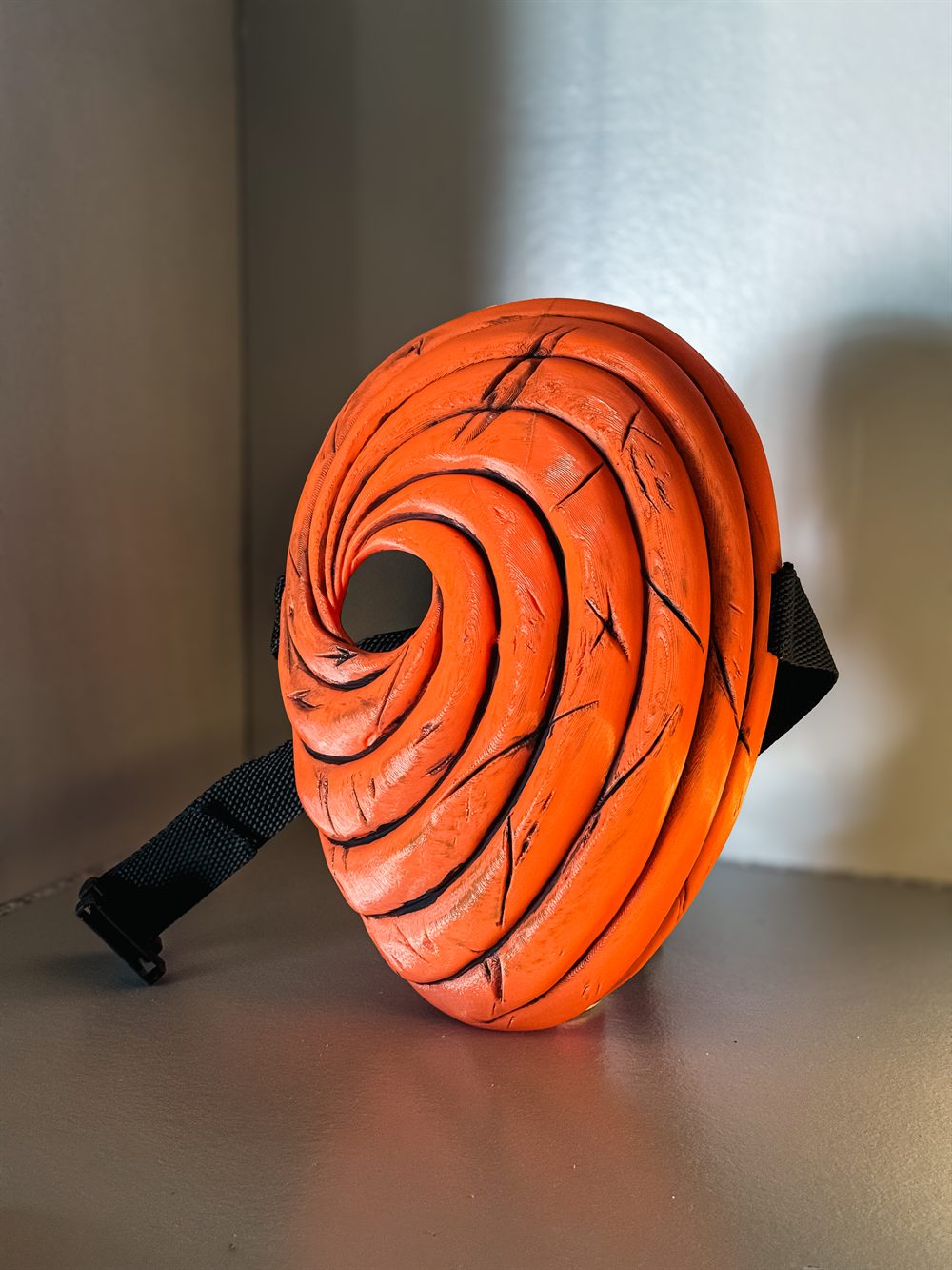 Máscara do Obito impressa em 3D e pintada à mão